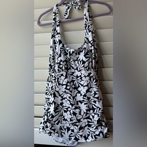 Lands' End - NEW -Black and White Floral Tankini - 20W Sample - Side Ruching